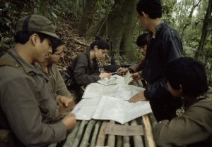 04-1_Un grupo guerillero en el altiplano del país. La Guerilla guatemalteca nació en el año 1960_JMS